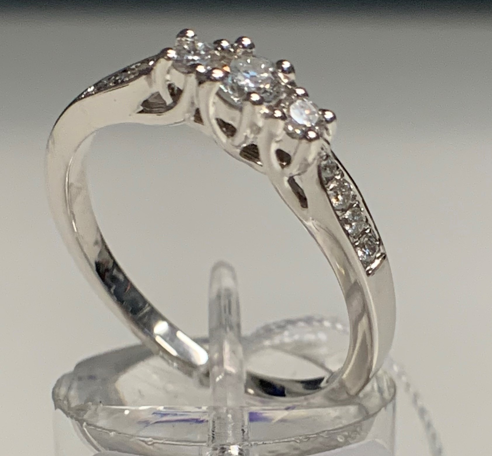 Ring, "Trio" 0,35 CT