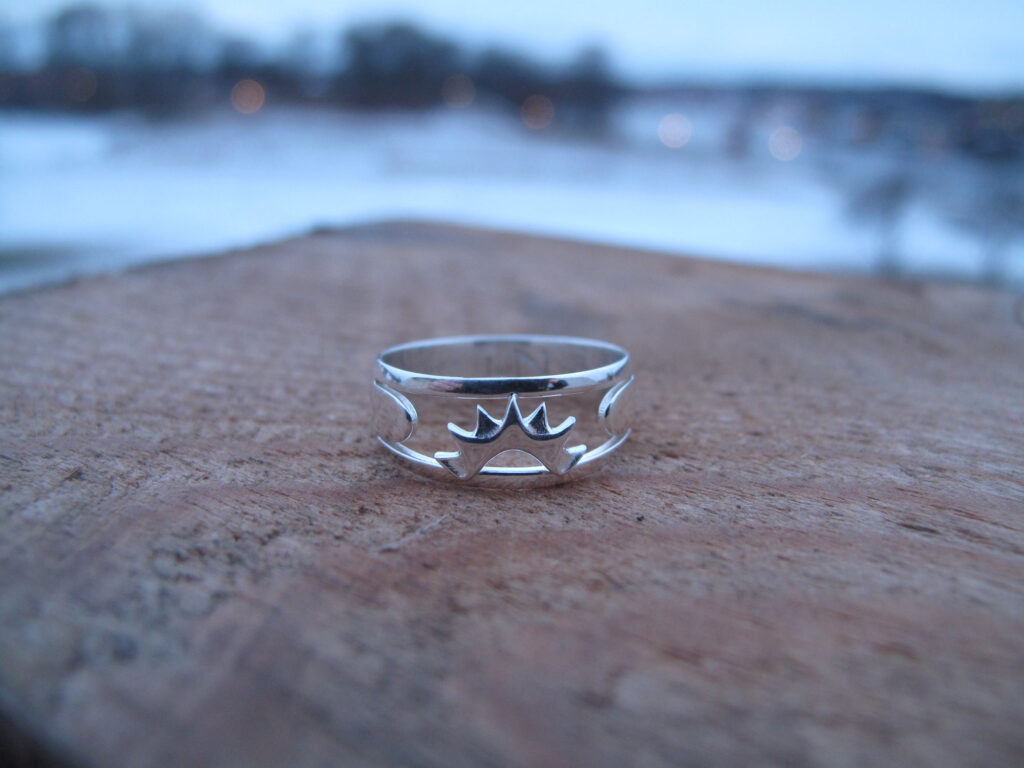 Ring, NR01.  Zilver Neckless